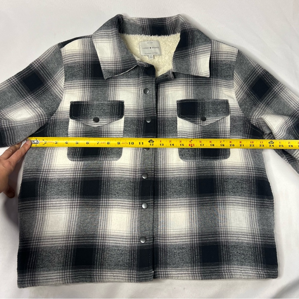 Lucky Brand Fleece Lined Black and White Plaid Shacket Shirt Crop Length Size L - Picture 5 of 8